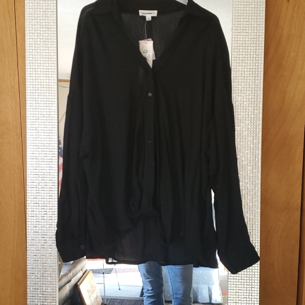 This Black Shirt With Twist Front